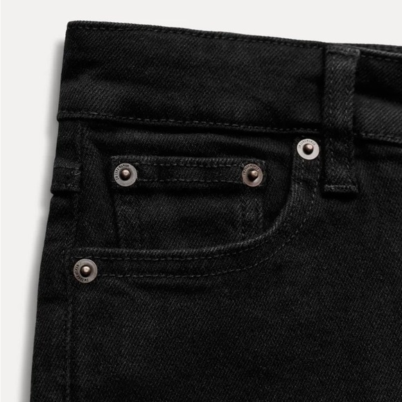 Zara The Skinny Fit Sleek Form Fitting Stretch Jean Pants, Black, Size 29 - Picture 4 of 13